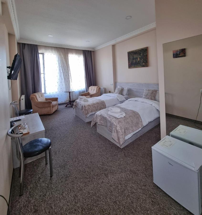 Rail Hotel Tbilisi ภายนอก รูปภาพ